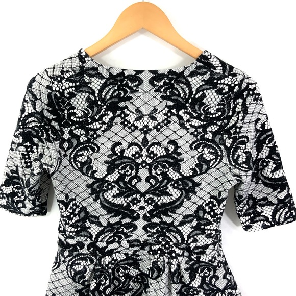 ♻️DONATED♻️ Anthro POSTMARK Short by Sleeve Top White Black Lace Print PJ27 - Picture 5 of 10